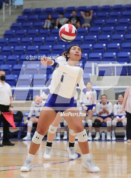 Thumbnail 3 in MacArthur vs. Marshall photogallery.