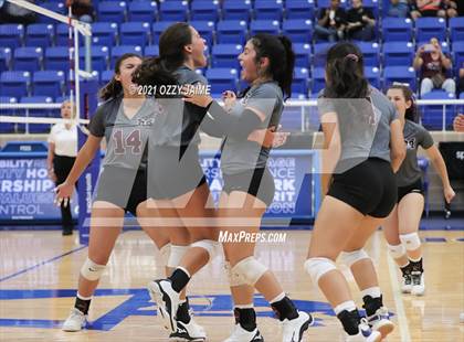 Thumbnail 3 in MacArthur vs. Marshall photogallery.