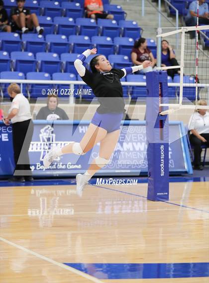 Thumbnail 3 in MacArthur vs. Marshall photogallery.