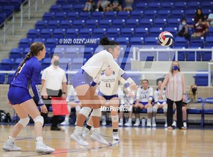 Thumbnail 2 in MacArthur vs. Marshall photogallery.