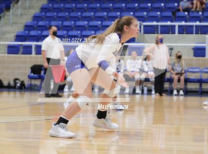 Thumbnail 3 in MacArthur vs. Marshall photogallery.
