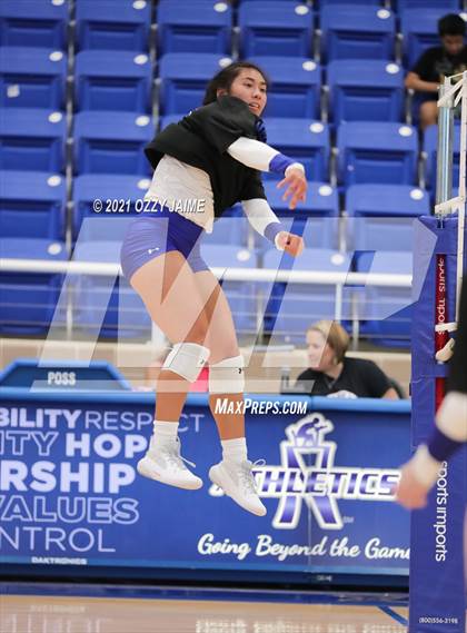 Thumbnail 3 in MacArthur vs. Marshall photogallery.
