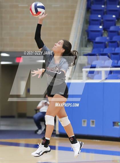 Thumbnail 2 in MacArthur vs. Marshall photogallery.