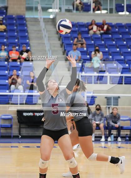 Thumbnail 2 in MacArthur vs. Marshall photogallery.