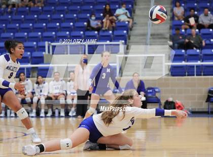 Thumbnail 3 in MacArthur vs. Marshall photogallery.