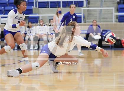Thumbnail 2 in MacArthur vs. Marshall photogallery.