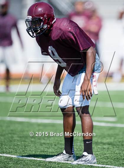 Thumbnail 3 in Waxahachie vs Rowlett (Scrimmage) photogallery.