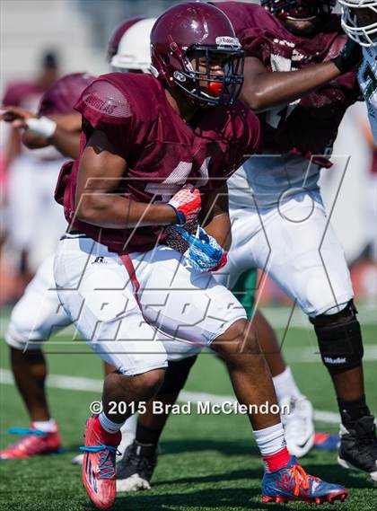 Thumbnail 2 in Waxahachie vs Rowlett (Scrimmage) photogallery.