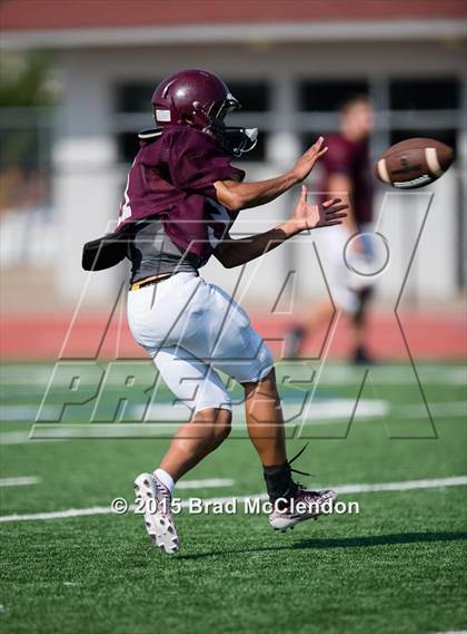 Thumbnail 1 in Waxahachie vs Rowlett (Scrimmage) photogallery.
