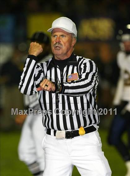 Thumbnail 3 in Serra vs. Arroyo Grande (CIF SS Western Division Final) photogallery.