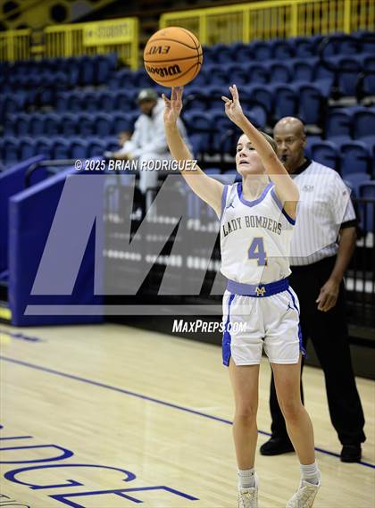 Thumbnail 1 in DeSoto Central vs. Mountain Home (Wynne Classic) photogallery.
