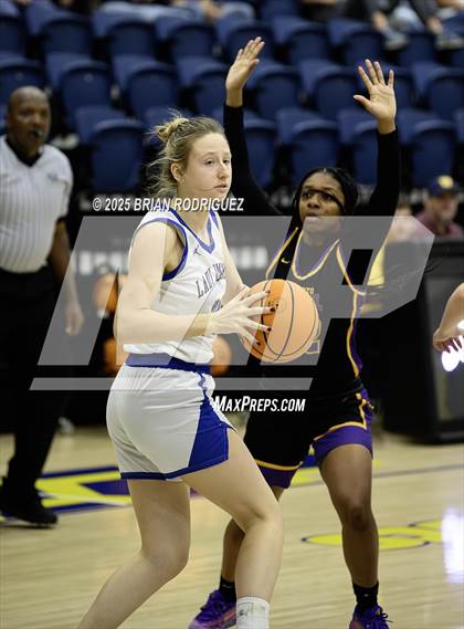 Thumbnail 1 in DeSoto Central vs. Mountain Home (Wynne Classic) photogallery.