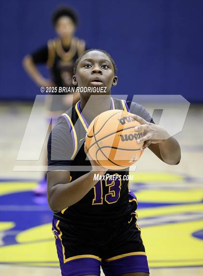 Thumbnail 1 in DeSoto Central vs. Mountain Home (Wynne Classic) photogallery.