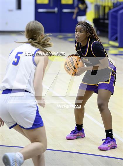 Thumbnail 3 in DeSoto Central vs. Mountain Home (Wynne Classic) photogallery.
