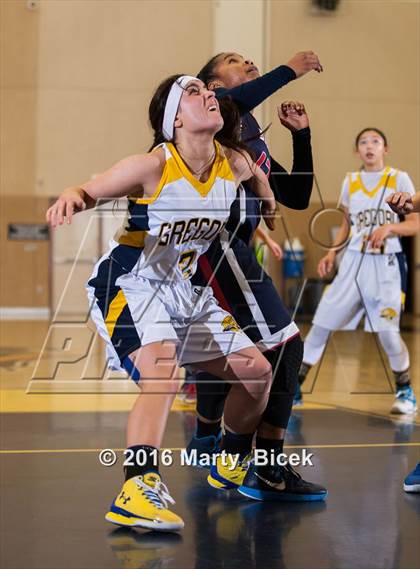 Thumbnail 2 in Beyer @ Gregori photogallery.