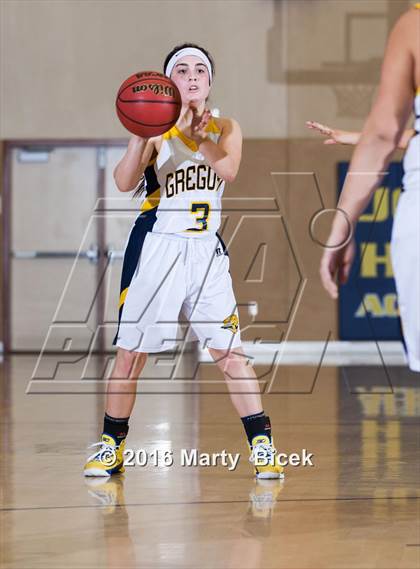 Thumbnail 3 in Beyer @ Gregori photogallery.