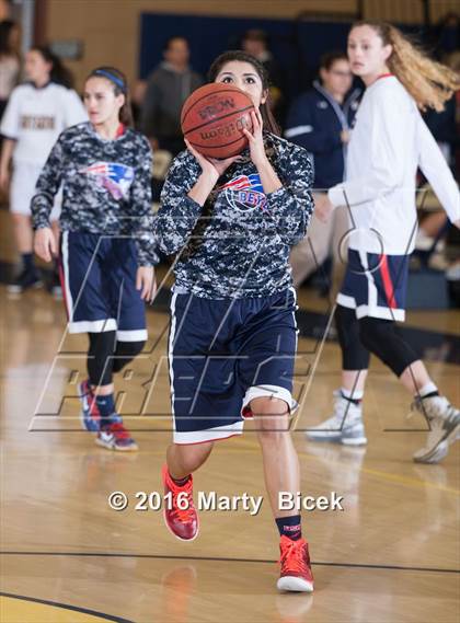 Thumbnail 2 in Beyer @ Gregori photogallery.