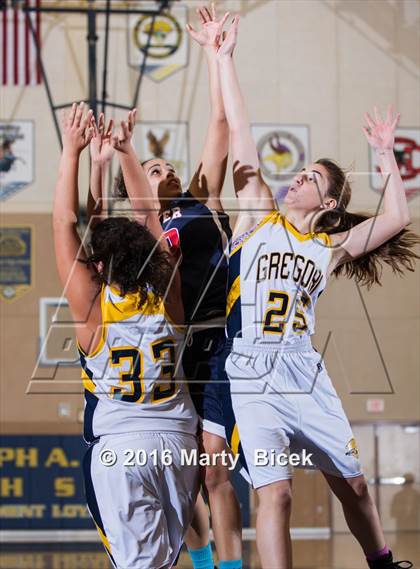 Thumbnail 2 in Beyer @ Gregori photogallery.