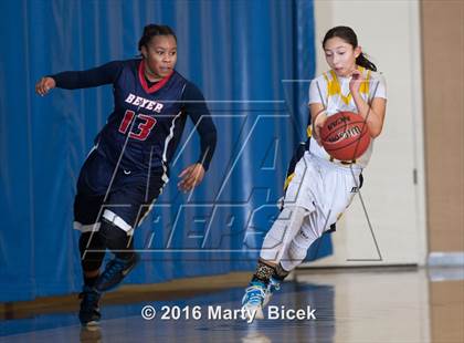 Thumbnail 2 in Beyer @ Gregori photogallery.