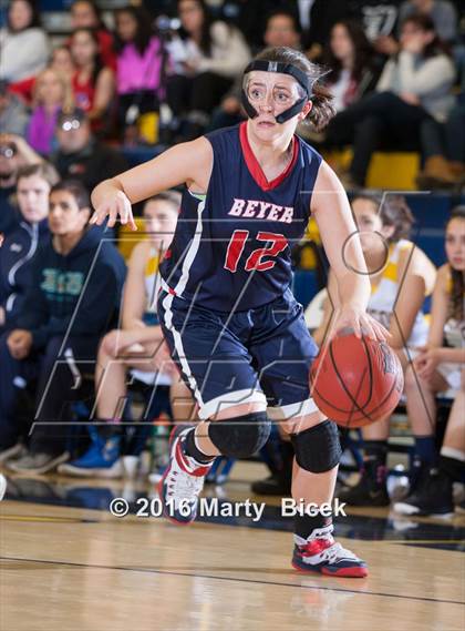 Thumbnail 2 in Beyer @ Gregori photogallery.