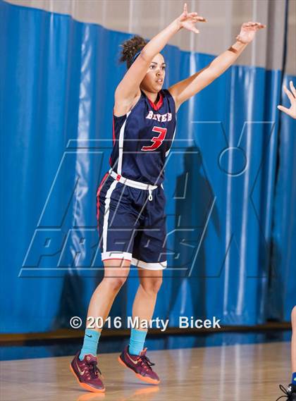Thumbnail 2 in Beyer @ Gregori photogallery.