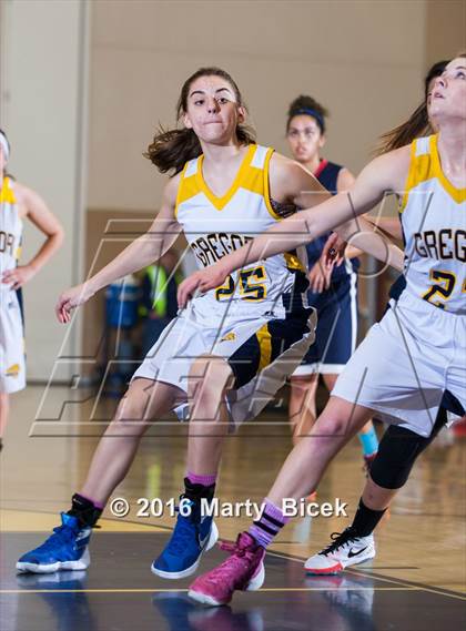 Thumbnail 1 in Beyer @ Gregori photogallery.
