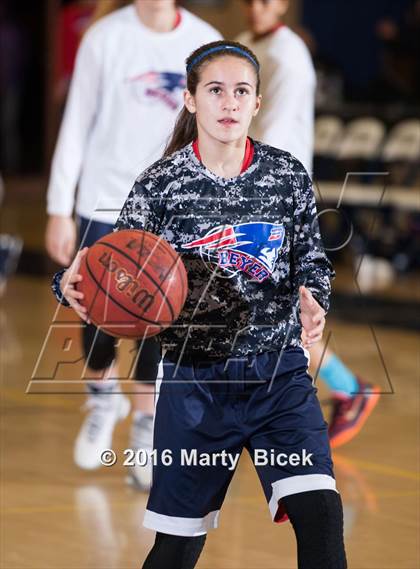 Thumbnail 2 in Beyer @ Gregori photogallery.