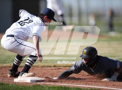 Thumbnail 1 in Del Oro @ Vista del Lago photogallery.