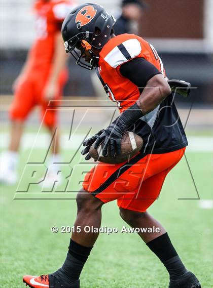 Thumbnail 1 in Lee @ Rockwall photogallery.