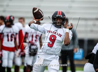 Thumbnail 2 in Lee @ Rockwall photogallery.