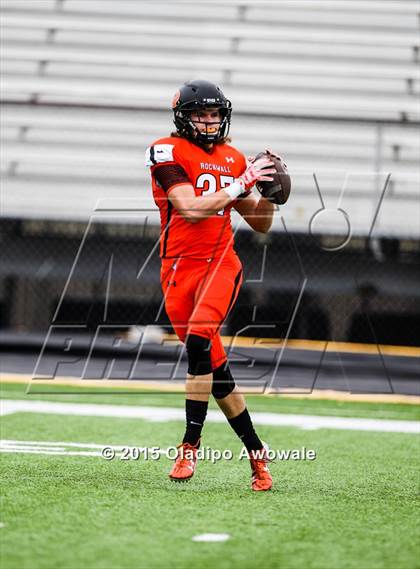 Thumbnail 1 in Lee @ Rockwall photogallery.