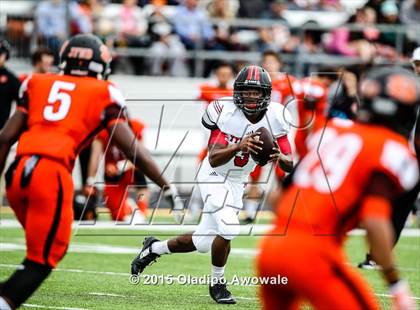 Thumbnail 2 in Lee @ Rockwall photogallery.