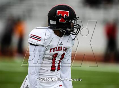 Thumbnail 1 in Lee @ Rockwall photogallery.