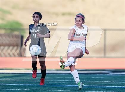Thumbnail 3 in Mountain View vs. Saint Francis (CIFCCS Open Div. Final) photogallery.
