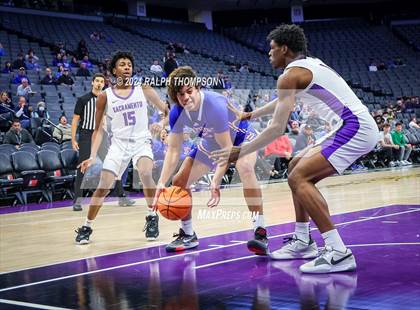 Thumbnail 2 in Christian Brothers vs. Sacramento (CIF SJS D-3 Final) photogallery.