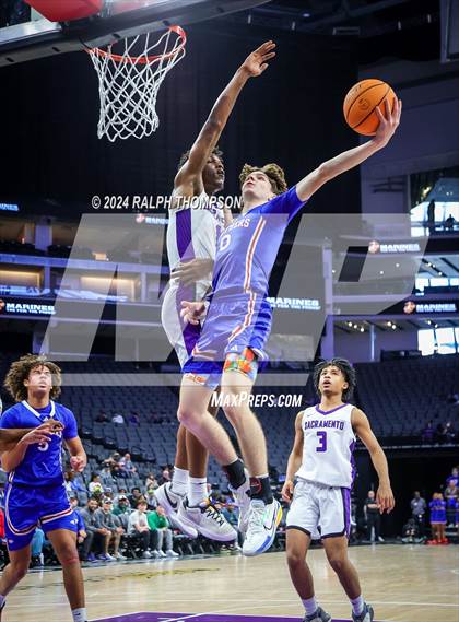 Thumbnail 2 in Christian Brothers vs. Sacramento (CIF SJS D-3 Final) photogallery.