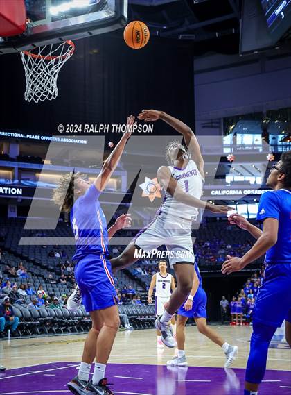 Thumbnail 3 in Christian Brothers vs. Sacramento (CIF SJS D-3 Final) photogallery.