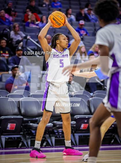 Thumbnail 1 in Christian Brothers vs. Sacramento (CIF SJS D-3 Final) photogallery.