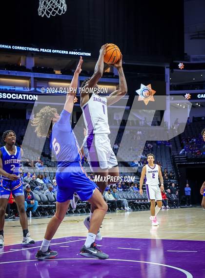 Thumbnail 2 in Christian Brothers vs. Sacramento (CIF SJS D-3 Final) photogallery.