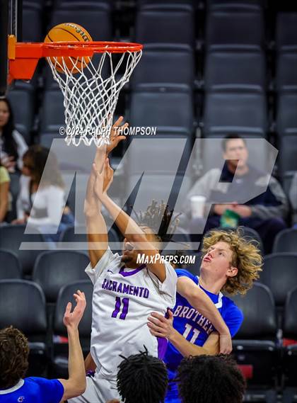 Thumbnail 2 in Christian Brothers vs. Sacramento (CIF SJS D-3 Final) photogallery.