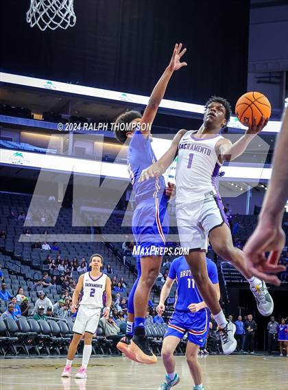 Thumbnail 2 in Christian Brothers vs. Sacramento (CIF SJS D-3 Final) photogallery.