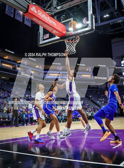 Thumbnail 1 in Christian Brothers vs. Sacramento (CIF SJS D-3 Final) photogallery.