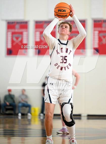 Thumbnail 2 in Kent Denver vs. Holy Family photogallery.