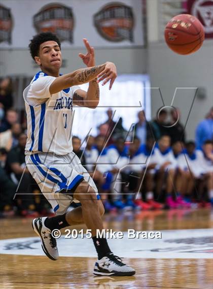 Thumbnail 3 in Kinston vs. Trenton Catholic Academy (Spalding HoopHall Classic) photogallery.