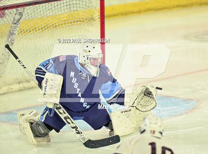 Thumbnail 3 in Denver East vs. Ralston Valley (CHSAA 5A State Semifinal Game) photogallery.