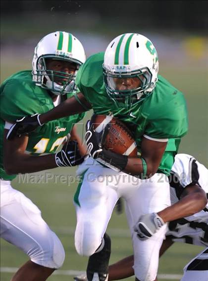 Thumbnail 1 in Guyer @ Smith photogallery.