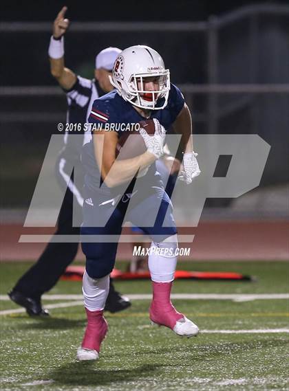Thumbnail 3 in Beckman vs Corona del Mar photogallery.