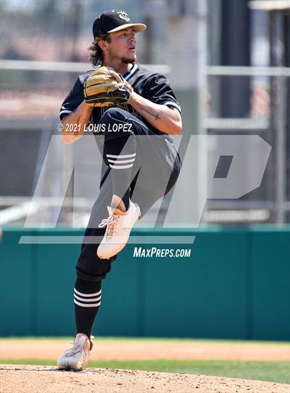 Thumbnail 3 in Cajon vs. Citrus Valley (CIF SS DIV 5 Championship) photogallery.