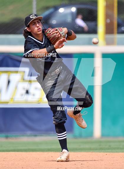 Thumbnail 1 in Cajon vs. Citrus Valley (CIF SS DIV 5 Championship) photogallery.