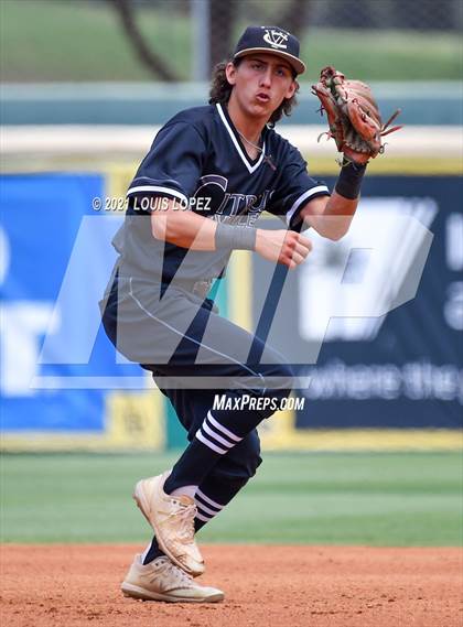 Thumbnail 2 in Cajon vs. Citrus Valley (CIF SS DIV 5 Championship) photogallery.
